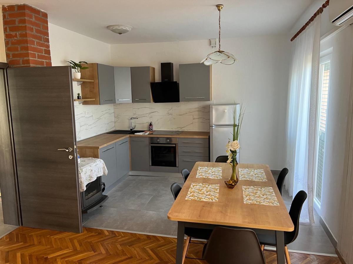 Apartmani Katica Novalja Exterior photo